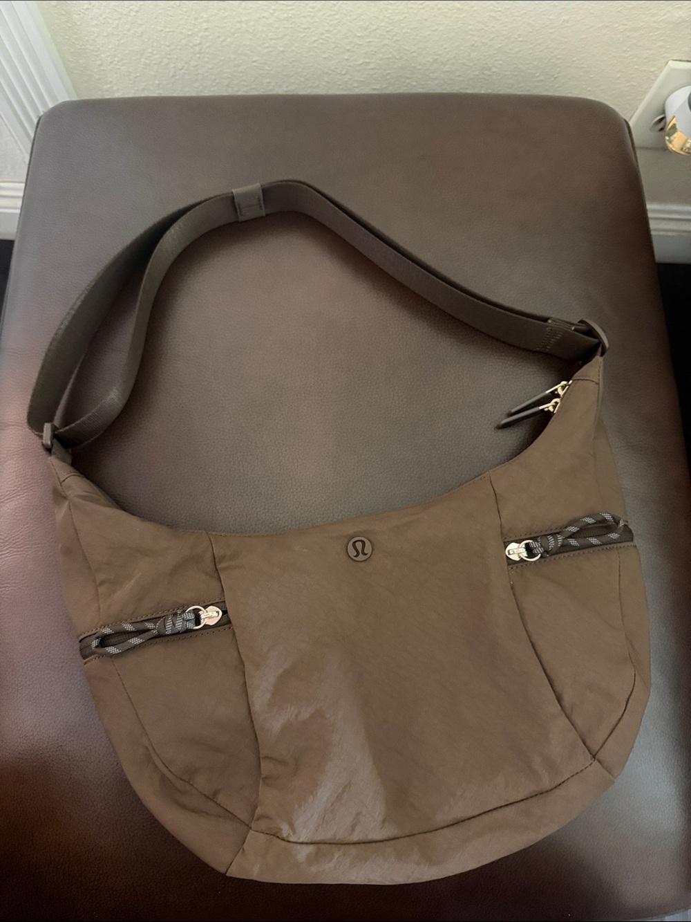 lululemon athletica slouchy sling bag 6L walnut crunch